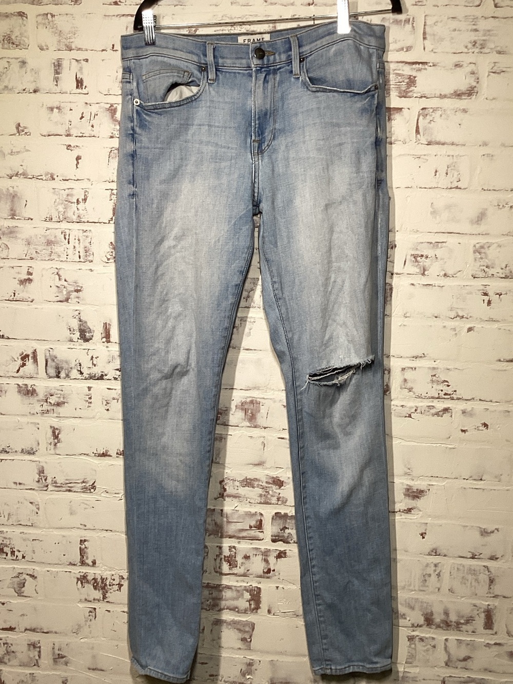 Frame Denim Light Wash Distressed L’Homme Slim Size 32”